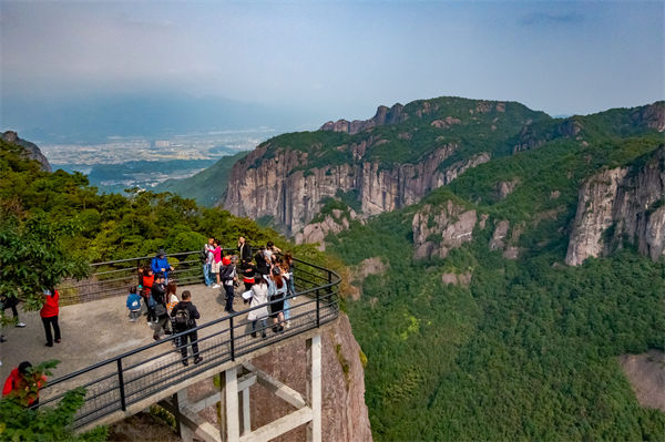 臺州戰(zhàn)略咨詢公司如何為企業(yè)定制長遠發(fā)展戰(zhàn)略？