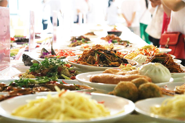 品牌營銷分析：第一批開零食店的人，賺夠千萬離場了