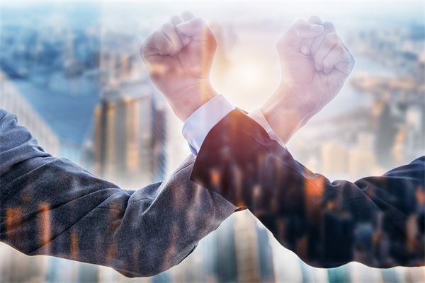 榮耀CEO承認(rèn)銷量非常困難，眾多企業(yè)的品牌戰(zhàn)略啟示