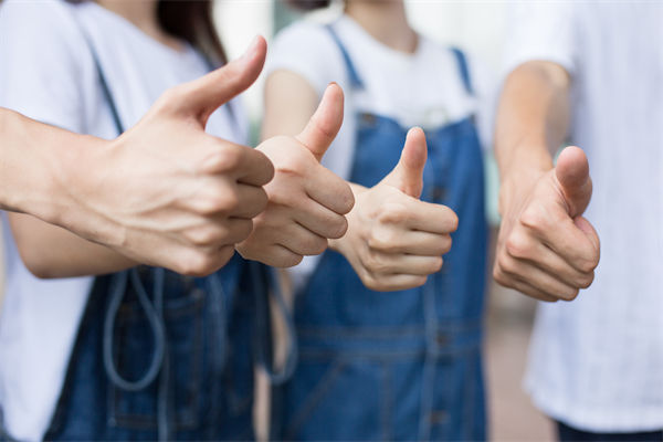 企業(yè)文化標語掛滿墻，為何員工依然缺乏認同感？